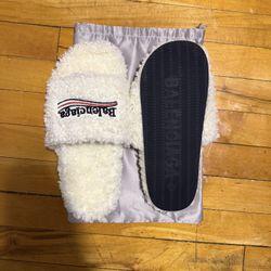 White Balenciaga Furry Slide