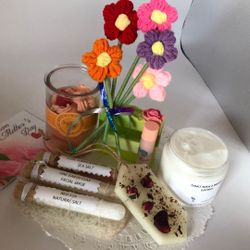 MOTHER’S DAY GIFT, SELF CARE BOX, FLOWERS, LOTION, CANDLE