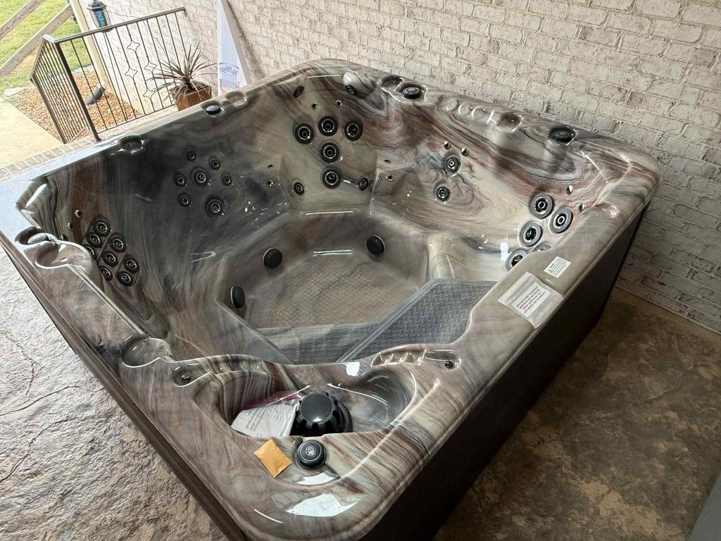 New Spas / Hot Tubs