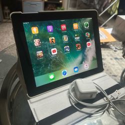 4th Generation iPad 64 GB Used Factory Reset A1458