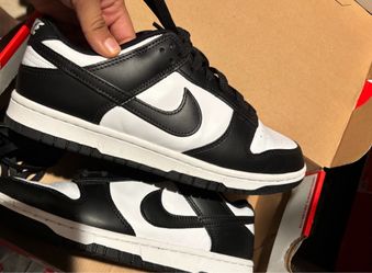 Men Nike dunks size 8