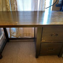 FREE WOODEN DESK