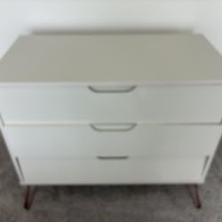 White 3-Drawer Dresser – Mid-Century Style (needs fixing)
