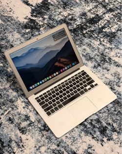 MacBook Air 13" (2015) — i5 / 8GB RAM / 256GB SSD — Silver