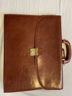 (Brand new never used) iSanti Milano Italian leather briefcase