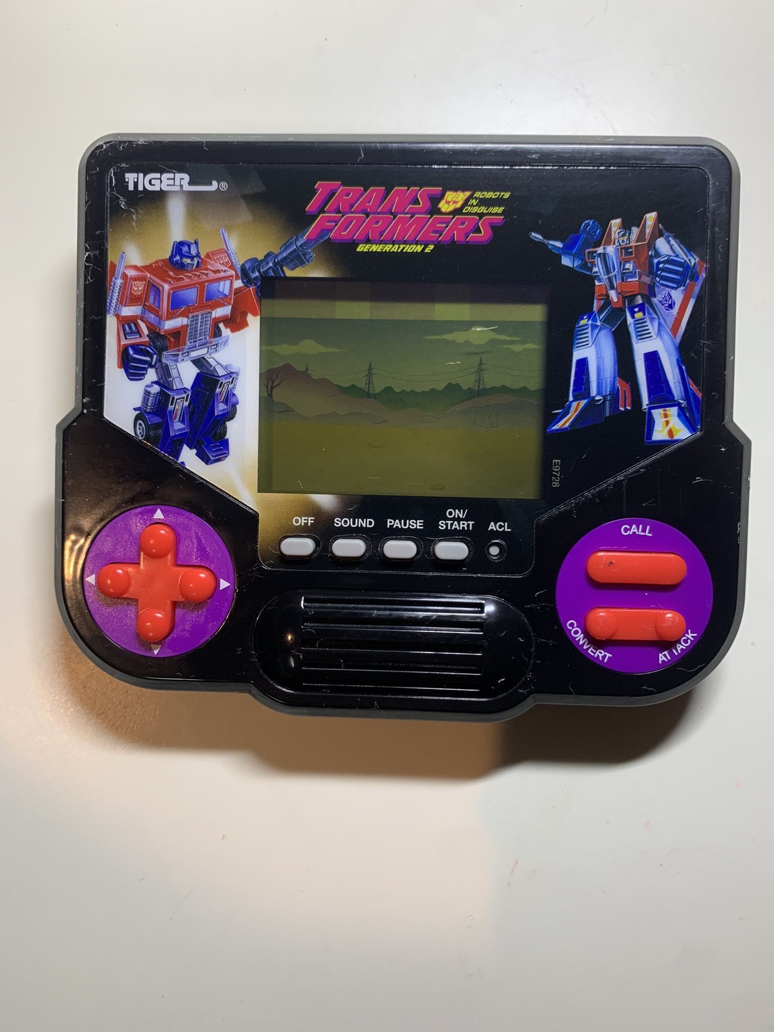 Retro Transformers Handheld Video Game- Robots In Disguise By Hasbro Gaming Tiger Electronics