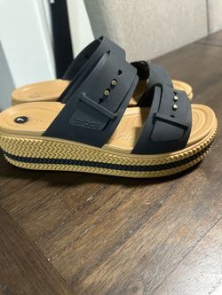 CROCS SANDALS