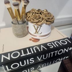 New! Gold Glam Vanity Set!