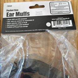 Packet Size Ear Muffs With Two Pairs Of Working Gloves 
