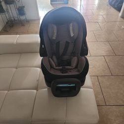 Graco Newborn Car seat