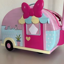 Minnie Mouse & Fifi Rolling Camper 
