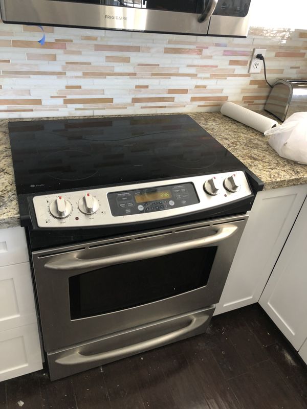 LG very well working stove top glass has a hairline crack for Sale in