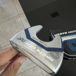 Odyssey White Hot RX V-Line Fang Putter 