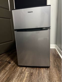 Galanz 3.1 Cu Ft Mini Fridge