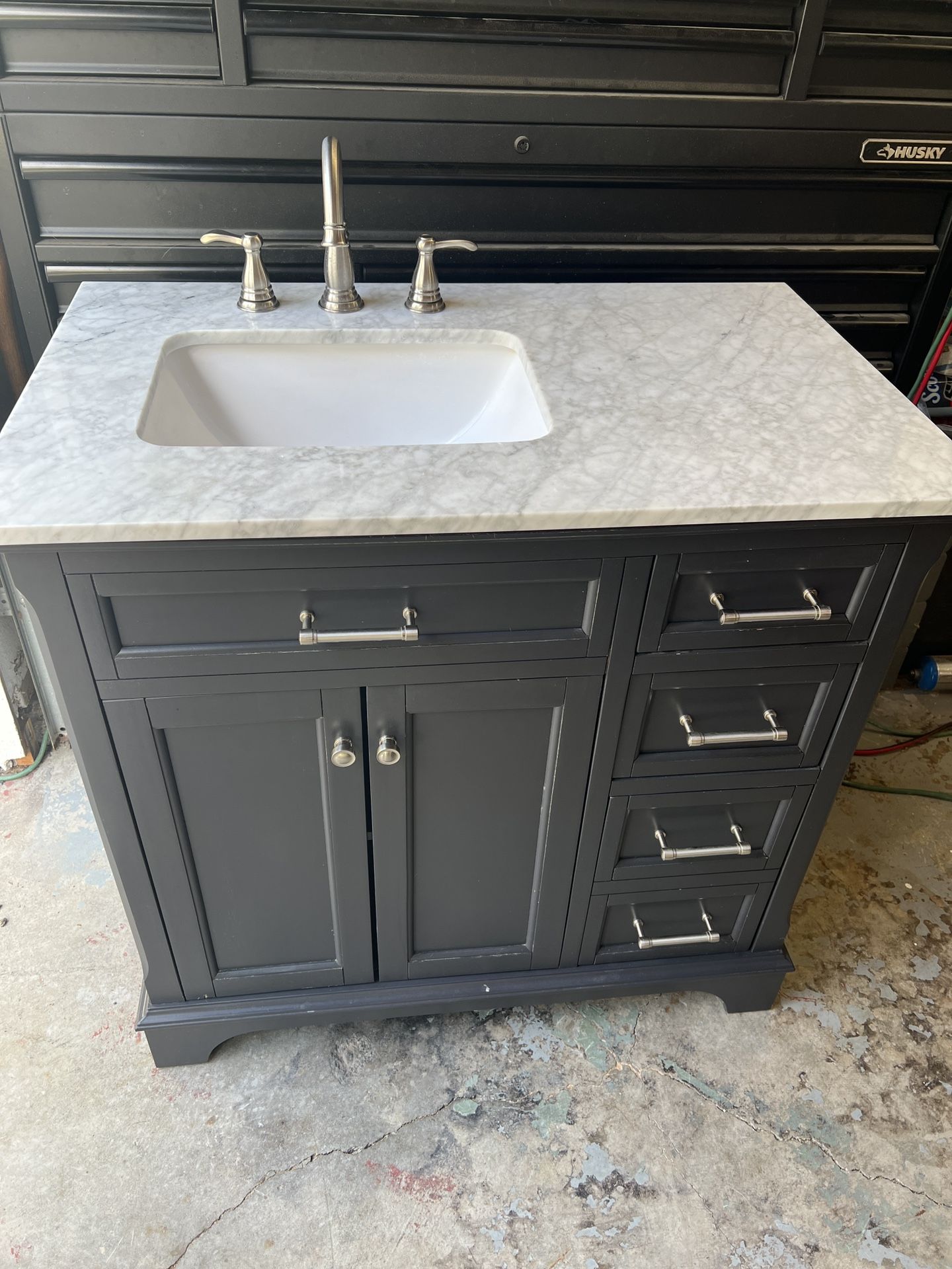 allen + roth Roveland 36-in White Undermount Single Sink Bathroom Vanity with Carrara Natural Marble Top