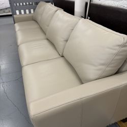 Beautiful Soft Leather Couches Only @ FURNITURE LOVE 💕 Same Day Delivery 🚚 