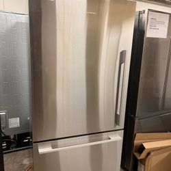 Fisher & Paykel Series 5 Contemporary Series  RF170WDLX5N