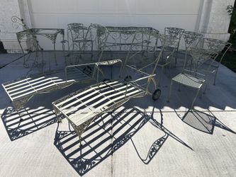 Beautiful Vintage Wrought Iron Out Door Set
