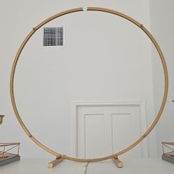 GOLD CENTERPIECE TABLETOP HOOP