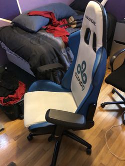 Maxnomic Cloud9 Gaming Chair for Sale in Teaneck NJ OfferUp