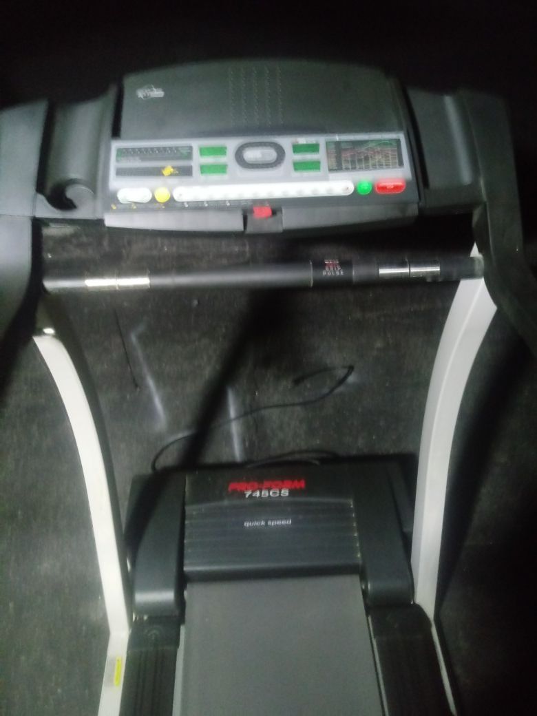 ProForm Treadmill model#745cs new excellent condition monitors your progress stay in shape or lose weight delivery is possible
