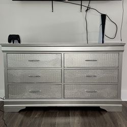 Dressers !
