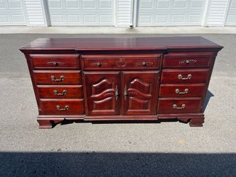 Dresser