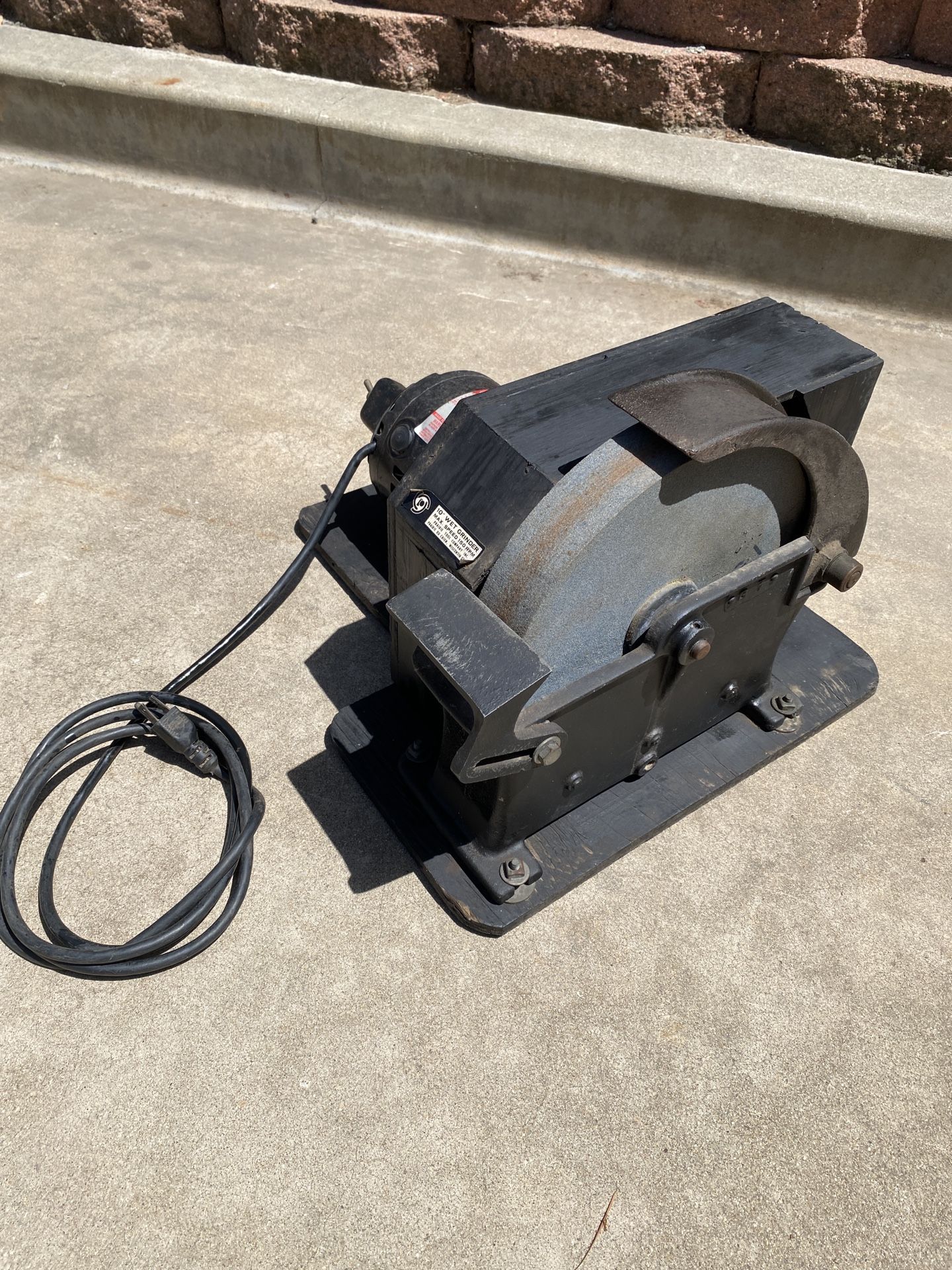 Prairie Slow Speed Wet Sharpener Grinder
