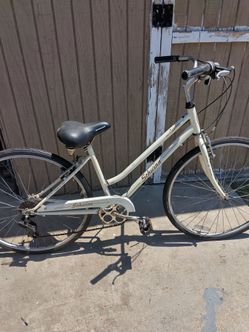 28" Schwinn Bike