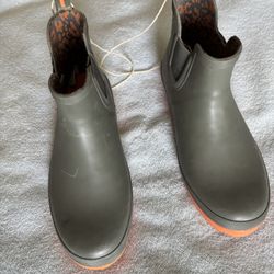 Rain Boots   Size 9 