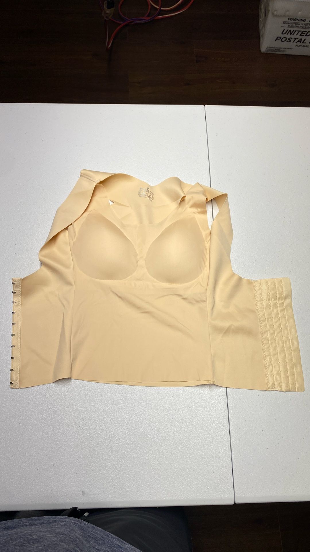 Good Shape Women’s M, Back-Slimming, Tummy-Tightening, and Bust-Lifting Top Slimming back + chest lift, flat tummy, and waist-slimming 4-in-1