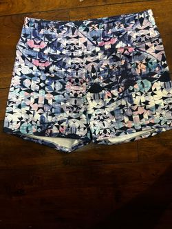 Size Large Women’s Athletic Workout Shorts