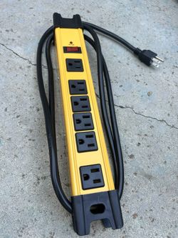 New 6-Outlet Metal Housing Surge Protector 