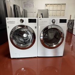 Set of washer machine LG and gas dryer. In perfect conditions and works perfectly. Washer machine capacity of 4.5 and dryer capacity 7.4. Deliver to y