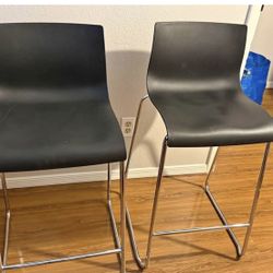 4 Counter Height Bar Chairs 