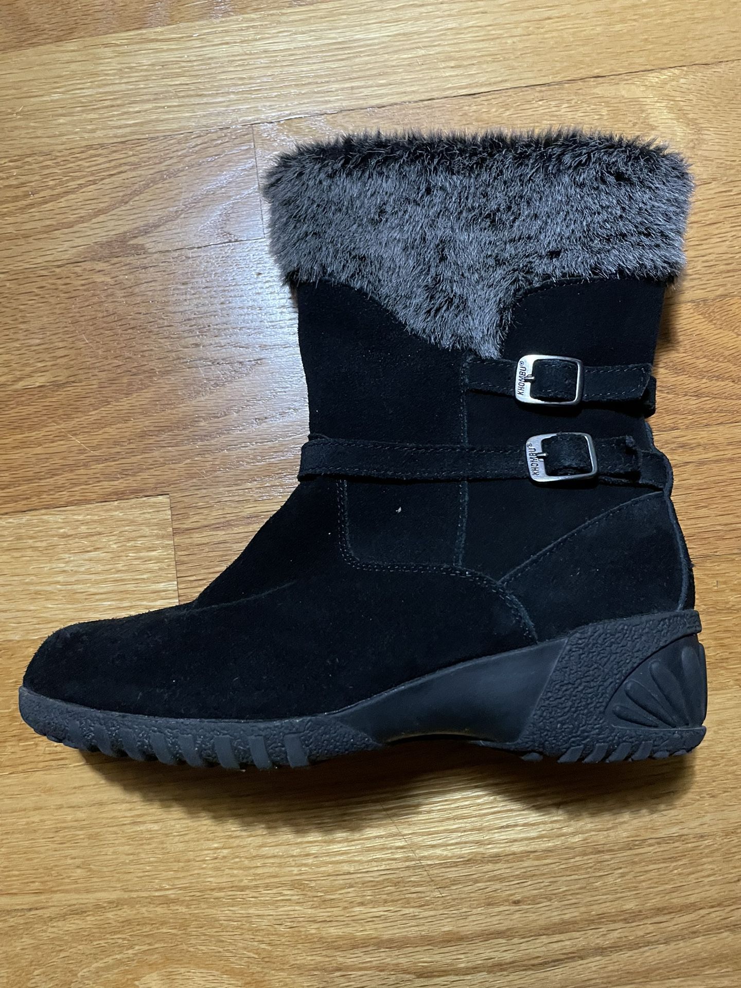 Totes Women’s Winter Boots Size 8