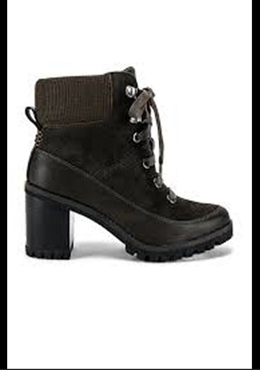 UGG Australia Women’s Black Redwood Waterproof Boots Size 7.5