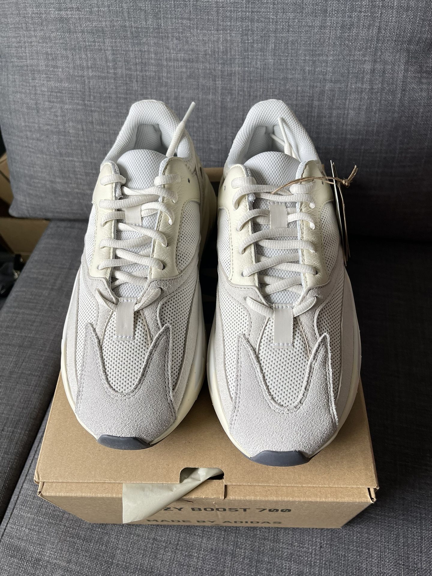 Adidas Yeezy Boost 700 (Analog) Size 8M
