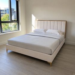 King Bed Floor Sample