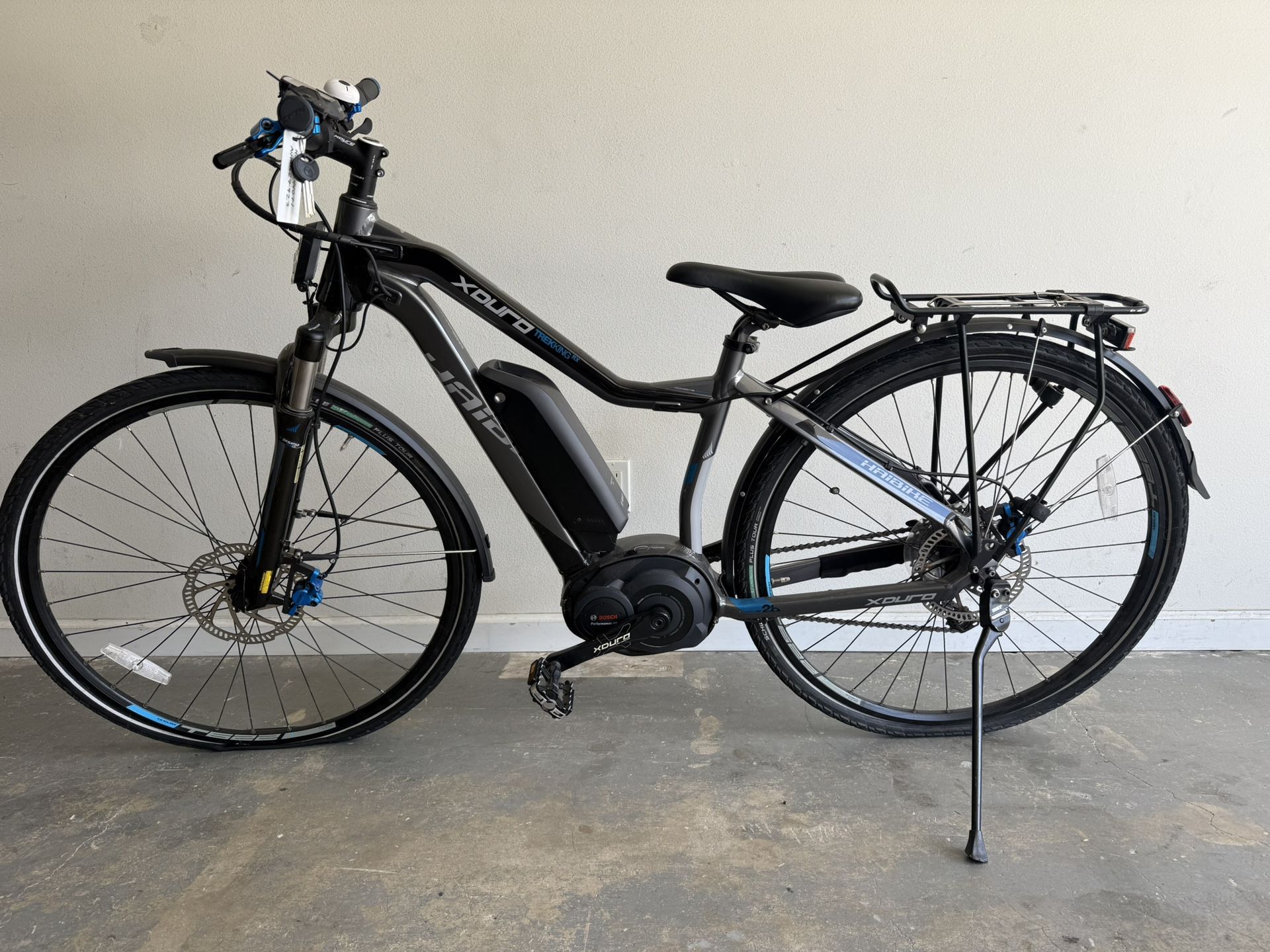 🌟 Bosch RXW Court Trekking Women’s Pedal Assist E-Bike – $995 (Newport Beach)