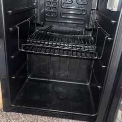 Night Stand With Mini Fridge for Sale in New Kensingtn, PA - OfferUp