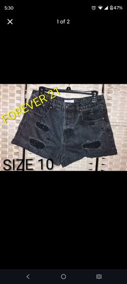 FIRM IN MERCED ‼️ WOMEN'S SHORT SIZE 10 FOREVER 21