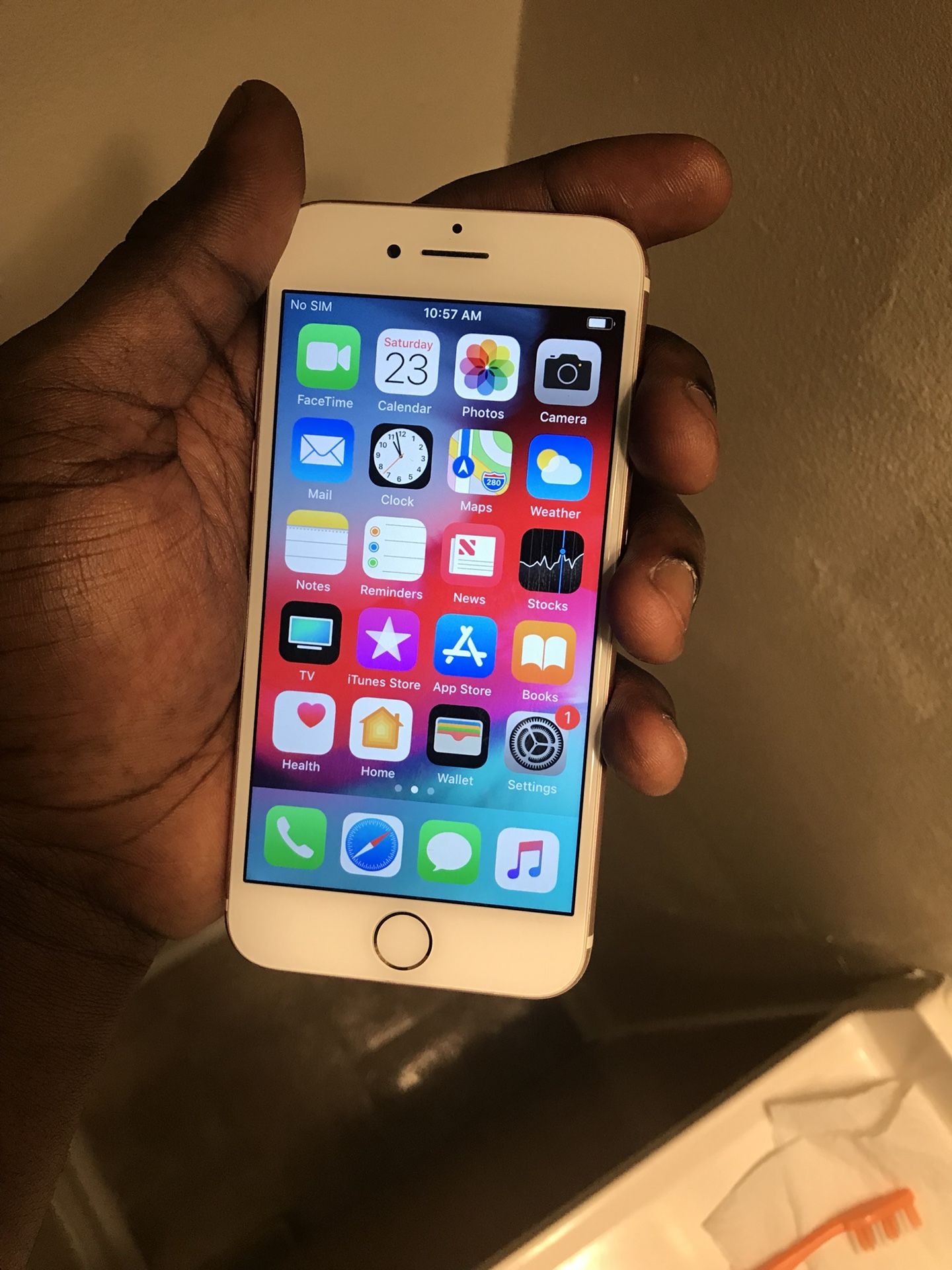 iphone 7 32 GB UNLOCKED for any service! $200 firm