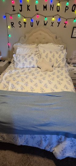 Queen bed