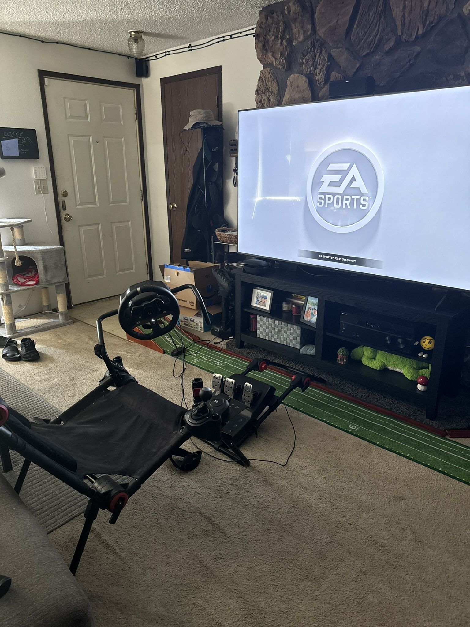 Sim Chair & Logitech G920 Racing Wheel and Pedals And Shifter - Xbox Series X|S, Xbox One and PC, Mac