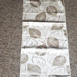 Tablerunner Embossed 🍁With Leaves New 🍁