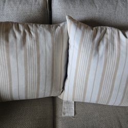 2 large 18x18" zippered pillows in like new condition 