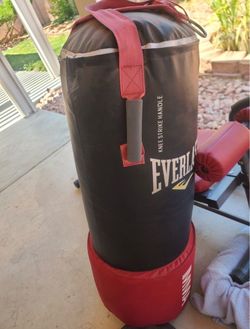 Used Everlast Omnistrike MMA 80lb Heavy Bag for Boxing and Training - Black