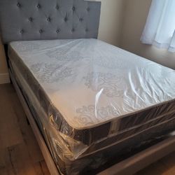 NEW QUEEN-SIZE MATTRESS AND BOX SPRING 🆕️