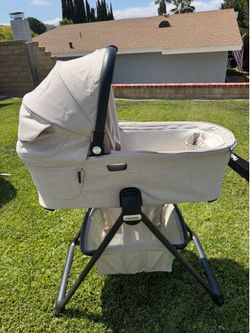 Nuna Demi Next Bassinet + Stand